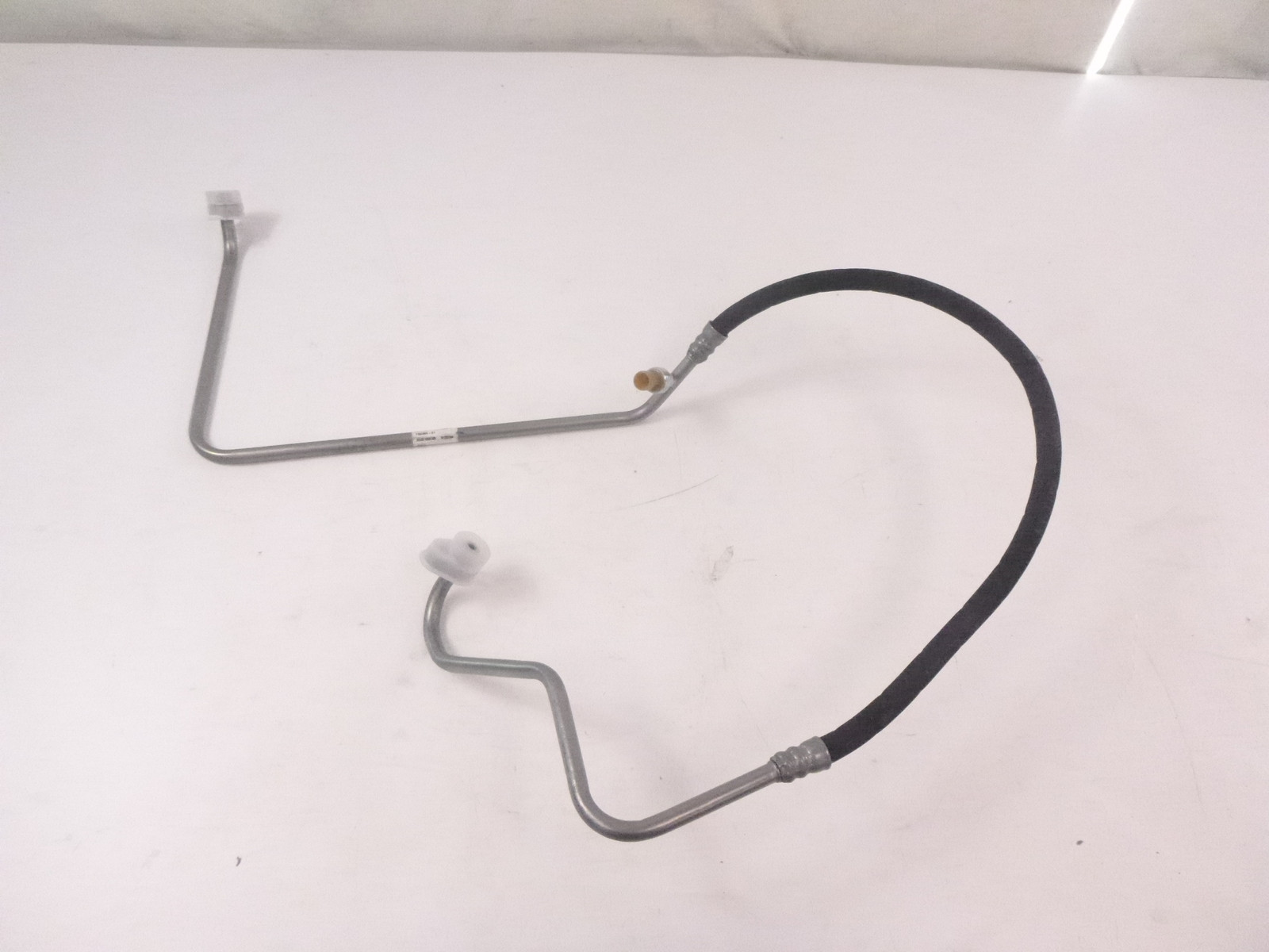 3583183C93 NEW INTERNATIONAL CONDENSER TO EVAPORATOR A/C HOSE 3583183C92