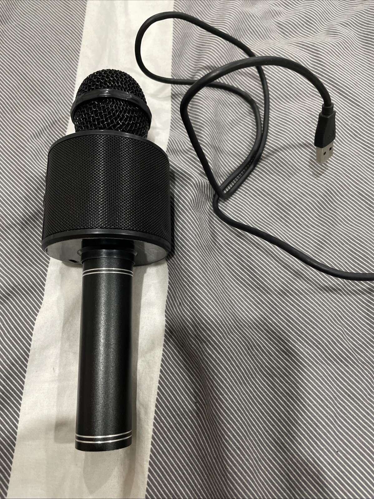 Portable Karaoke Microphone for Kids, Wireless Bluetooth Karaoke Mic for Singing