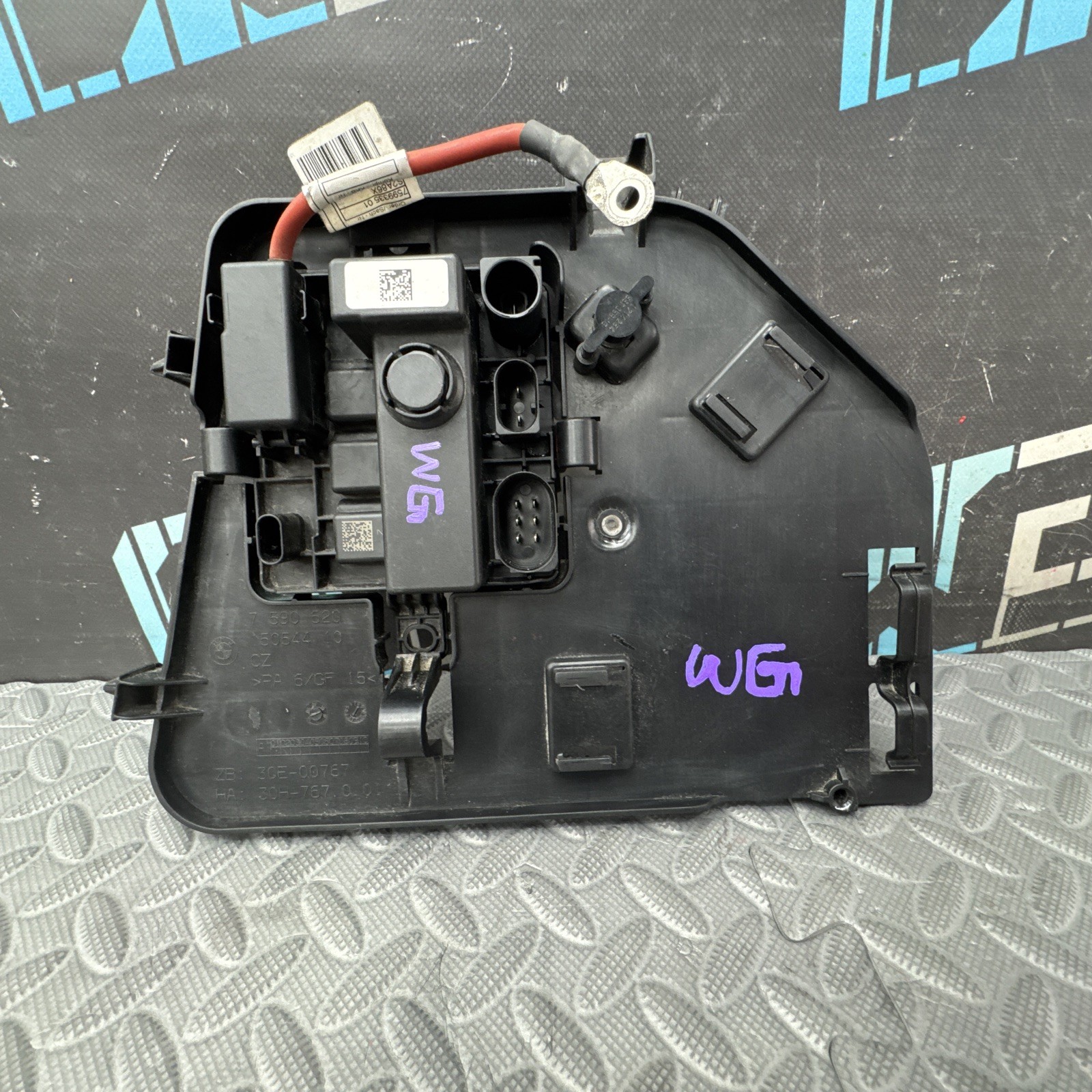 BMW 640i Power Supply Carrier Integrated Module 7590620 OEM 2012-2016