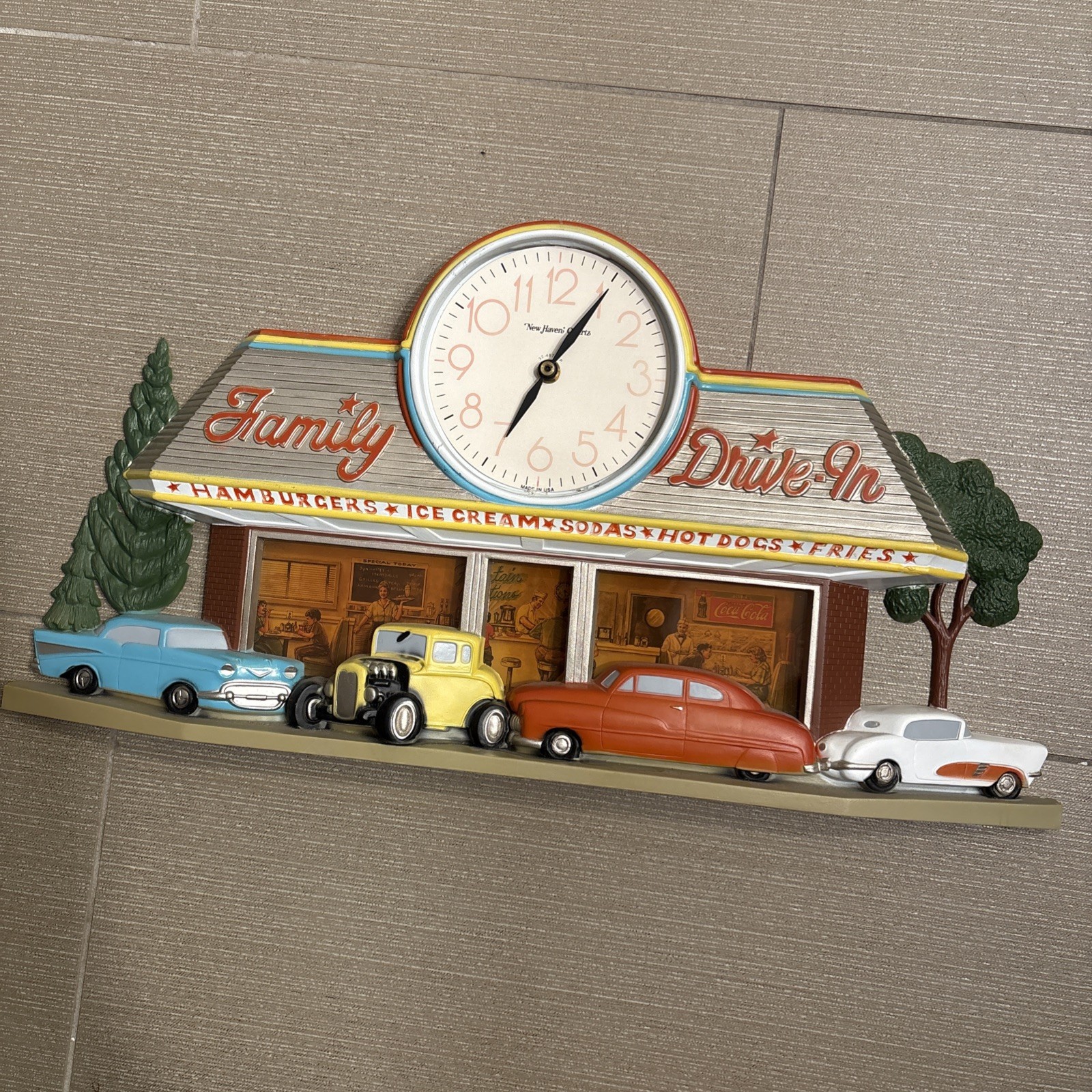 VINTAGE 1988 BURWOOD FAMILY DRIVE IN OLD CARS HOT DOGS BURGER PLASTIC WALL CLOCK