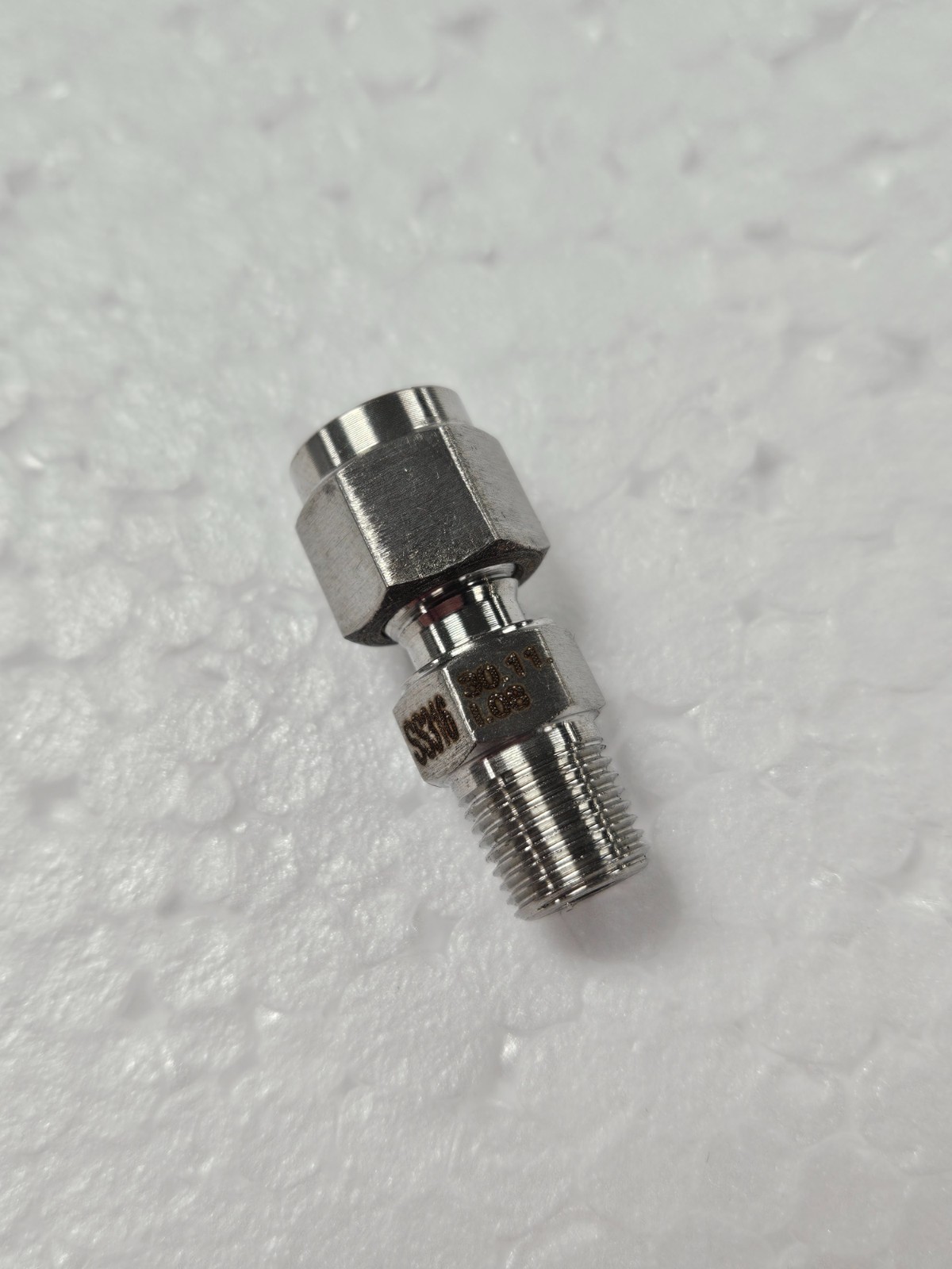 Steris MP21368 Male Stud Coupling 1/8"