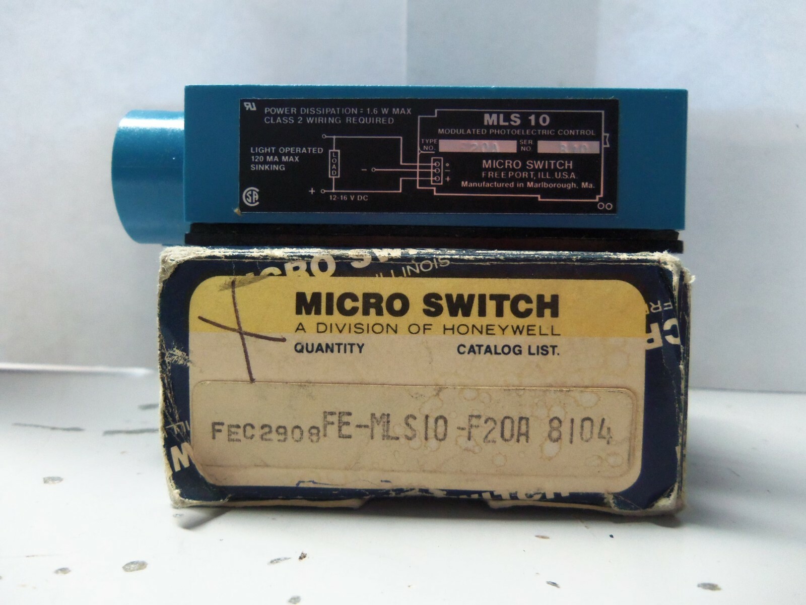 New Honeywell FE-MLS10-F20A Modulated Photoelectric Control NIB