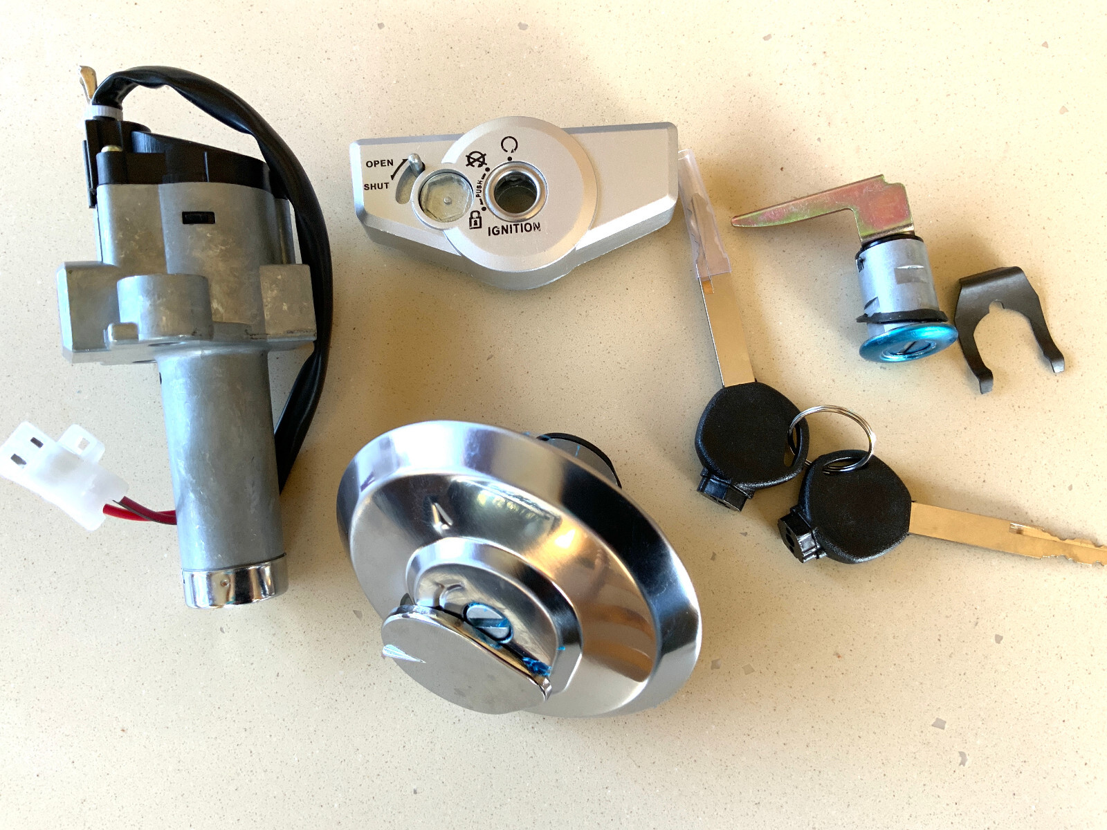 HONDA CB125F GLR125 2015 - 2020 IGNITION BARREL SWITCH WITH FUEL CAP *OFFER*