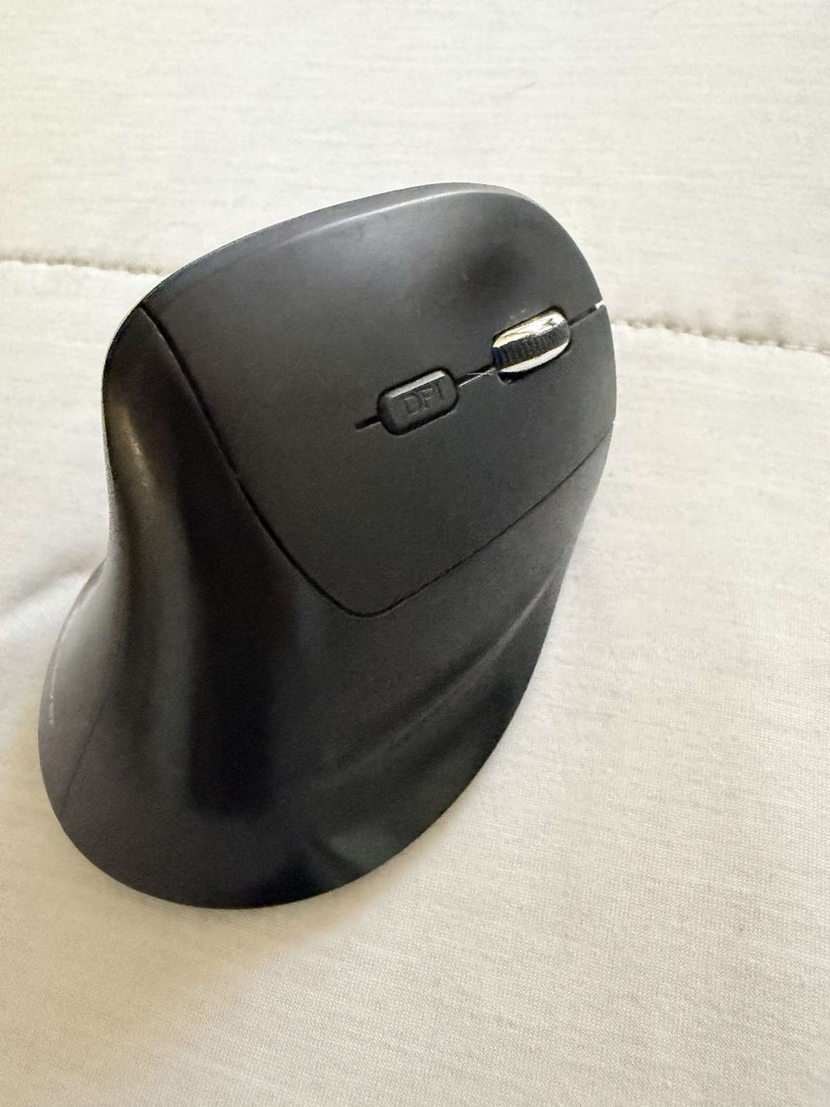iClever Ergonomic Mouse, WM101 Vertical Wireless Mouse, 2.4GHz Optical Vertic...