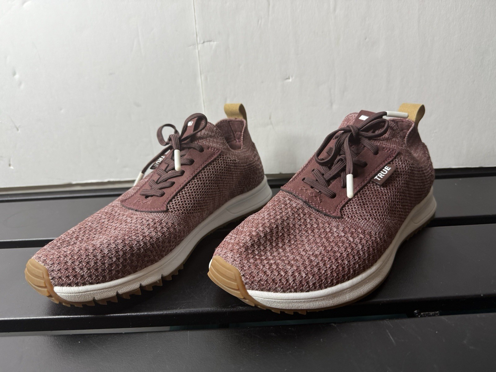 True Linkswear All Day Knit II Red Spikeless Golf Shoes Mens Size 6 Women’s 7.5