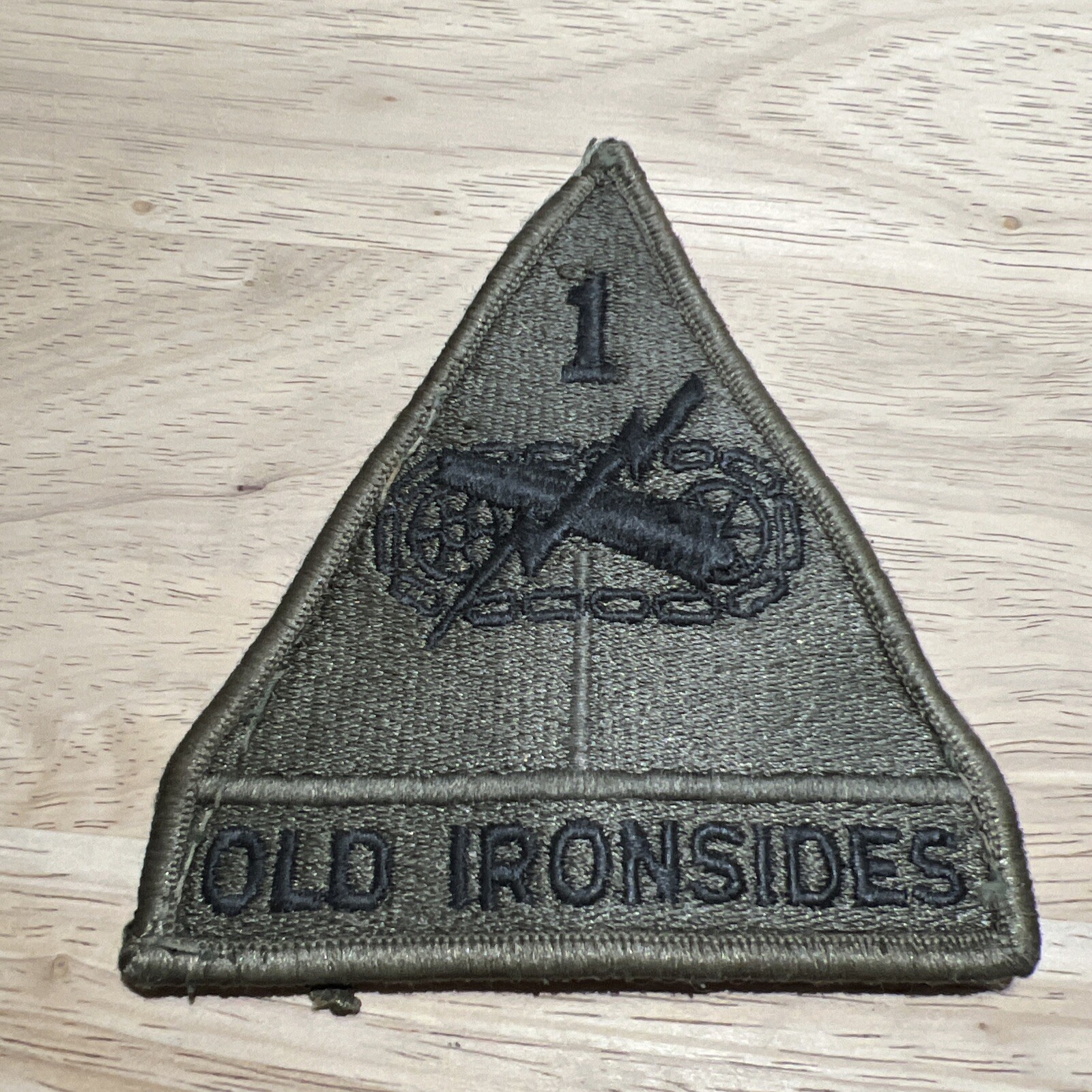 Vintage US Army Old Ironsides #1 First Armored Edition Triangle Patch