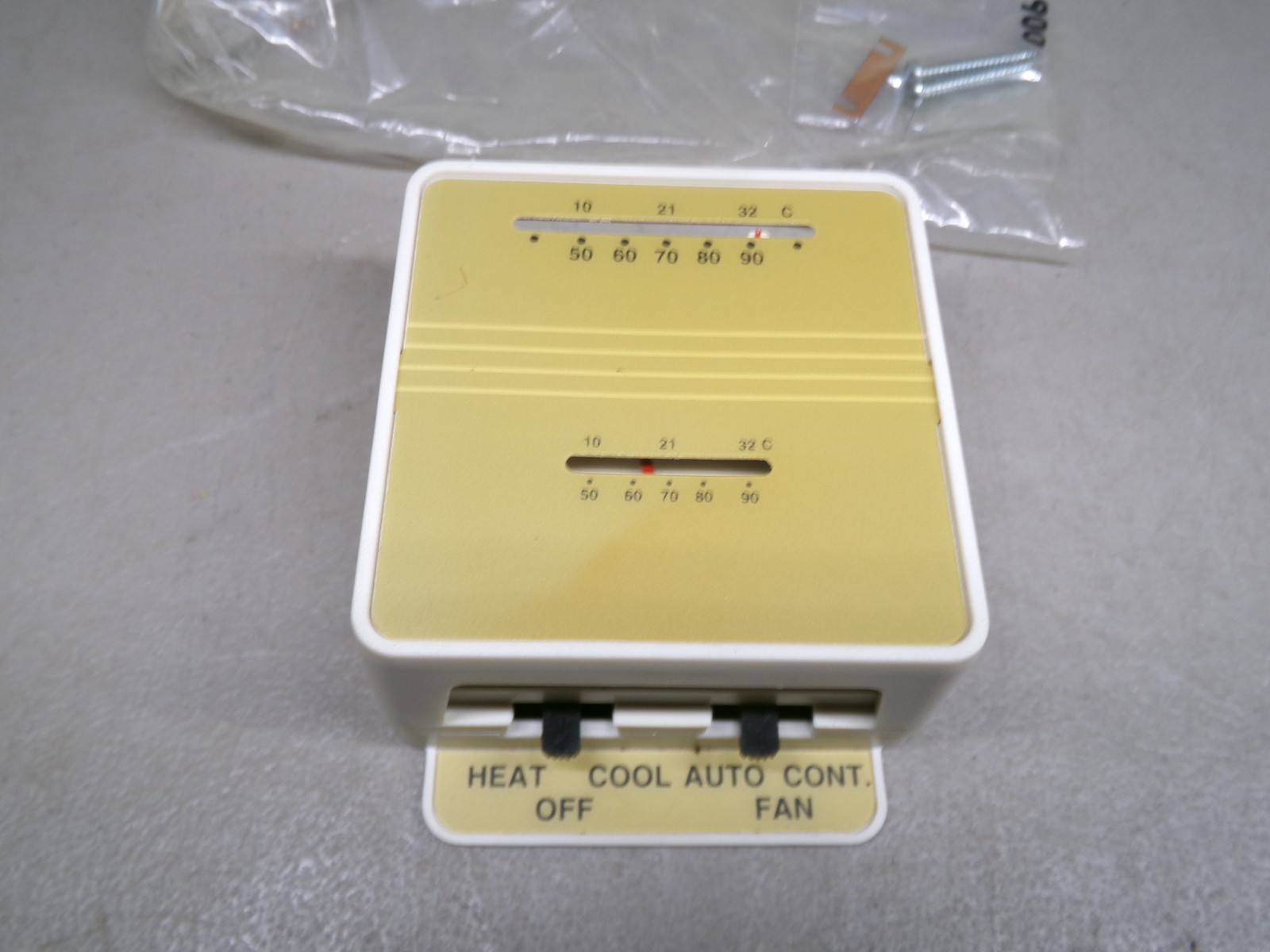 WHITE-RODGERS 1C26-1 HEATING/COOLING THERMOSTAT