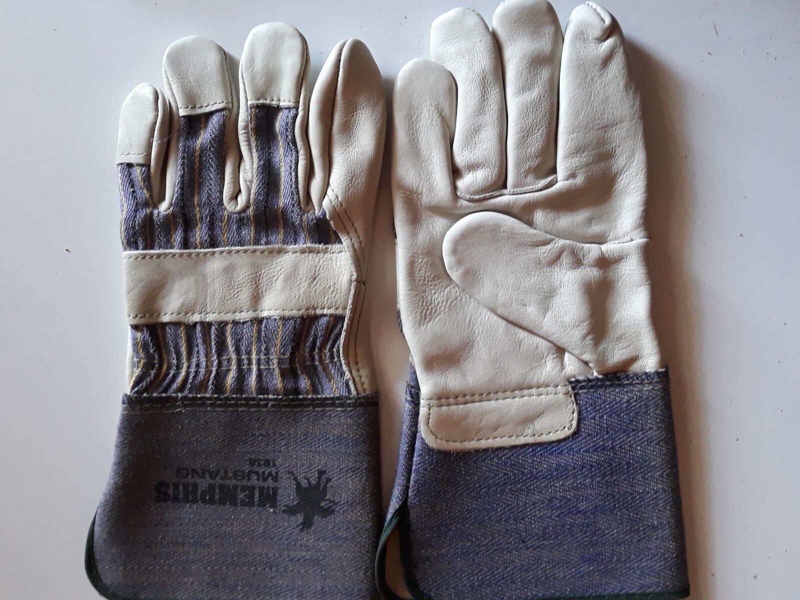 mcr  1936m Mustang 1936 Premium Grade Gloves, Leather Palm medium