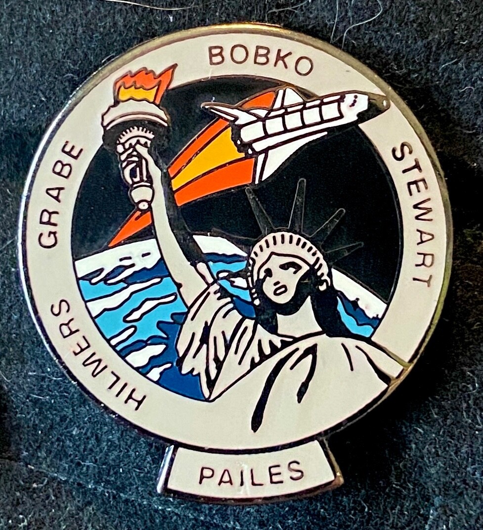 ATLANTIS SPACE SHUTTLE STS-51J Willabee Ward NASA SPACE MISSION CREW ENAMEL PIN