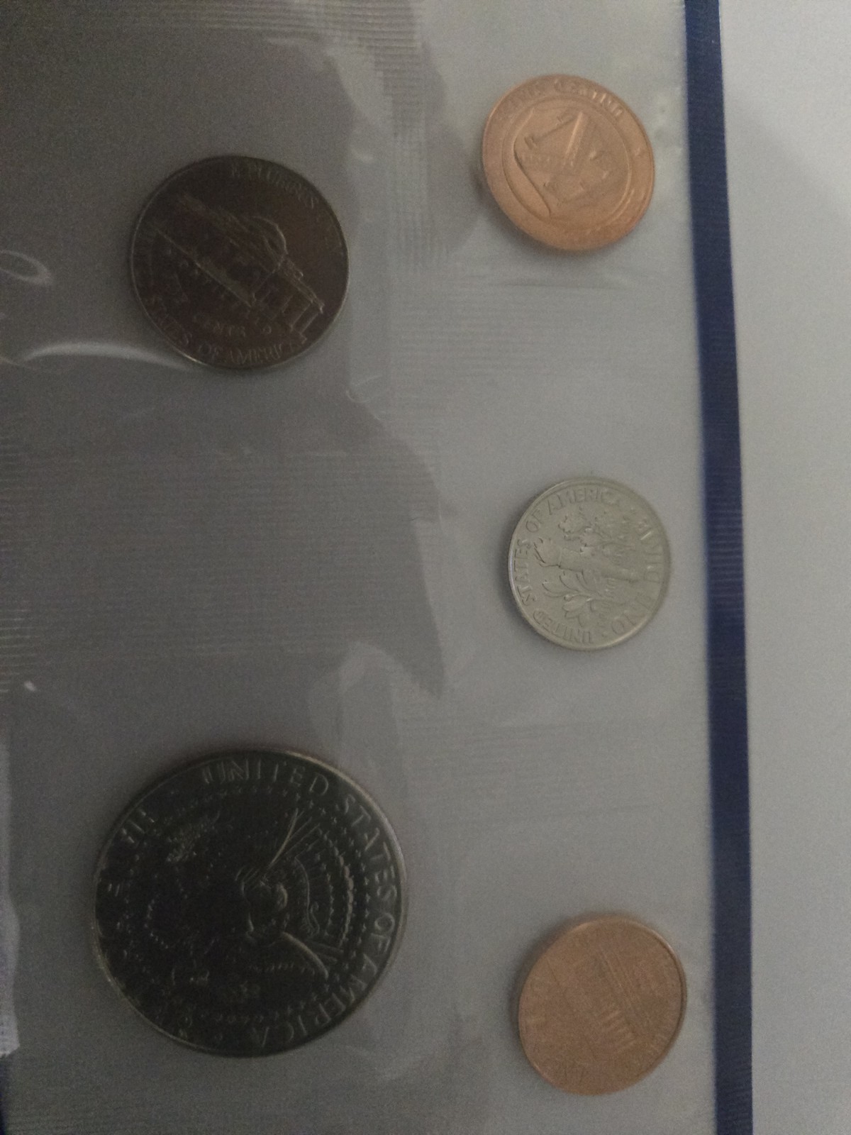 1999-P United States Mint  Uncirculated (4 Coins  token)  Set - Blue No Quarters