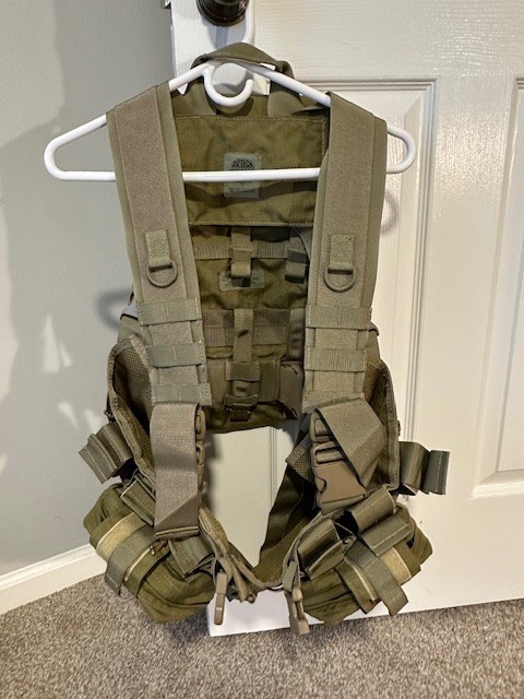 S.O.TECH MEDICAL ASSAULT HARNESS CHEST RIG w/ HYDRATION CARRIER SOTECH