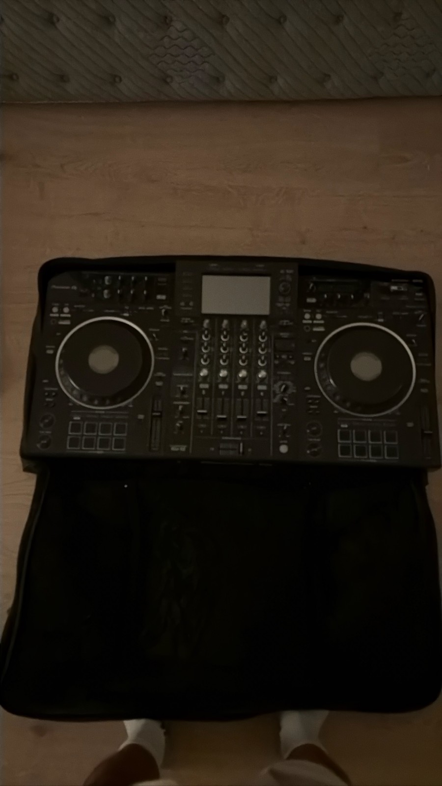 Pioneer DJ XDJ-XZ 4-Channel Controller with Case