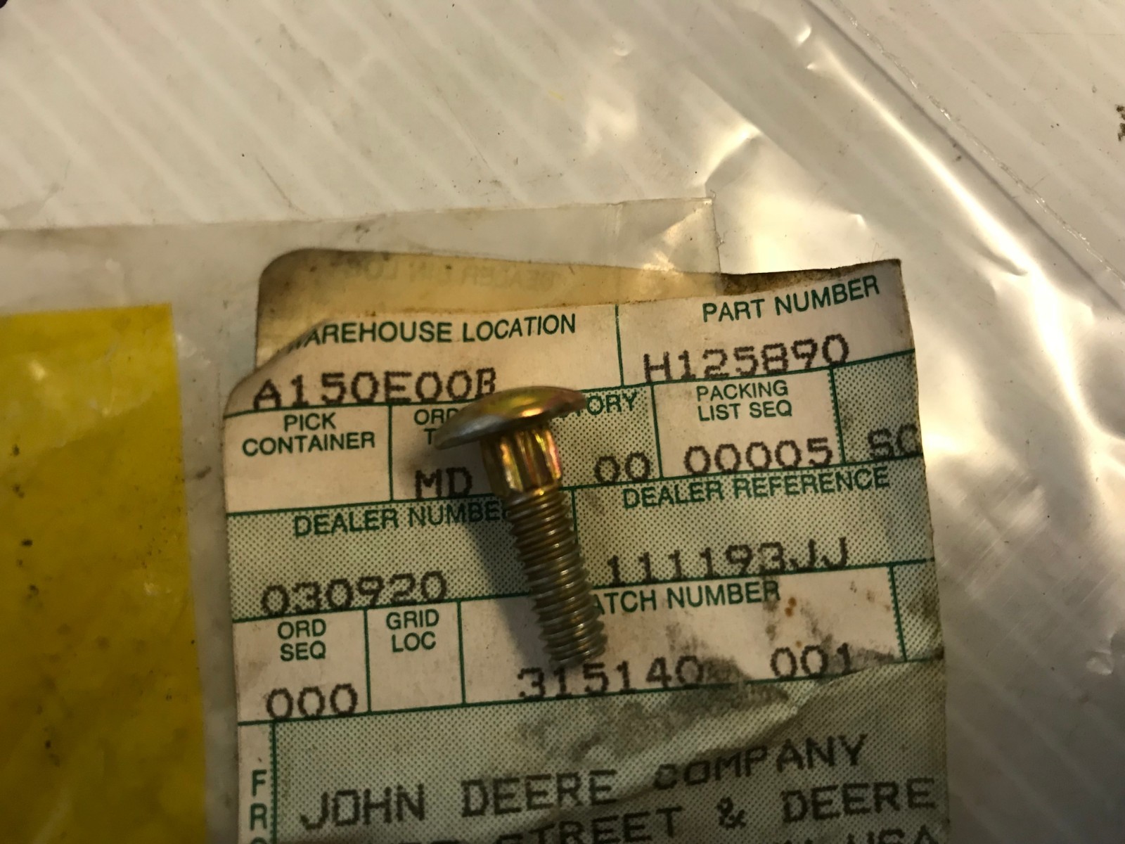 H125890  GENUINE John Deere SCREW   QTY of 6 SCREWS