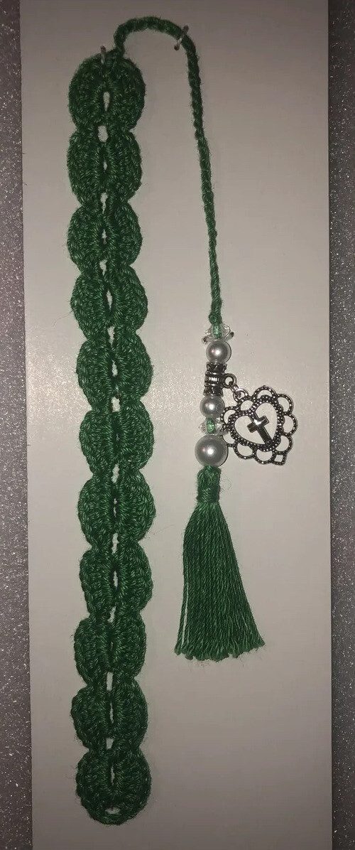 Crocheted Scallop bookmark
