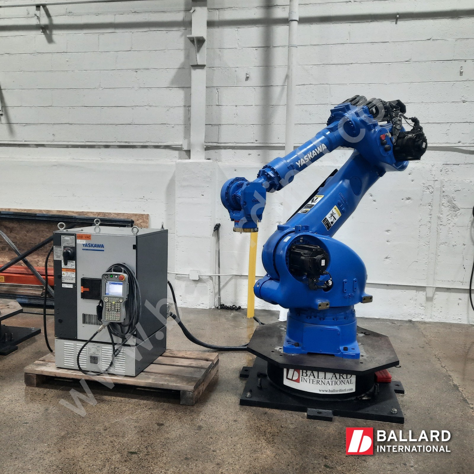 YASKAWA Motoman MH180-A00 Robot System w/ DX200 Controller - S88E08-1-3