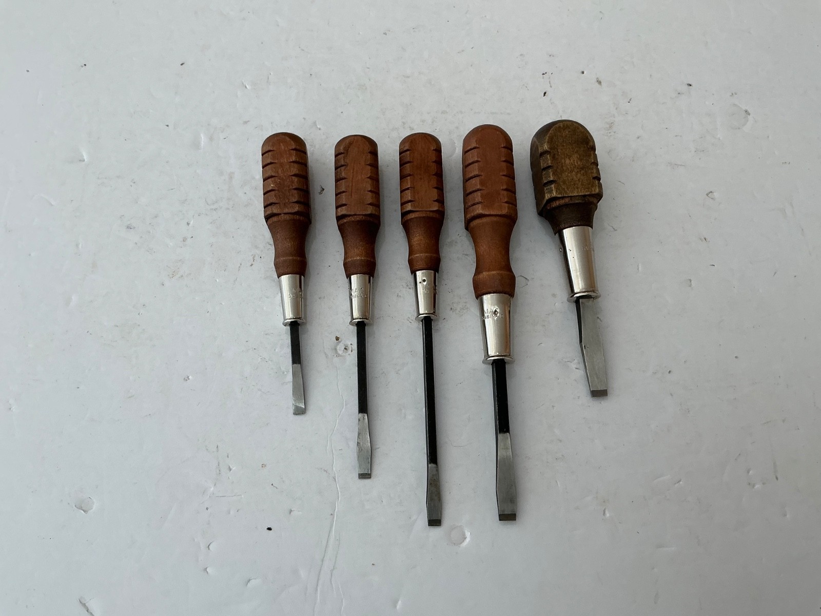 Vintage NOS Mac Tools 5 slotted Wood Handle Screwdrivers Sabina Ohio made in USA