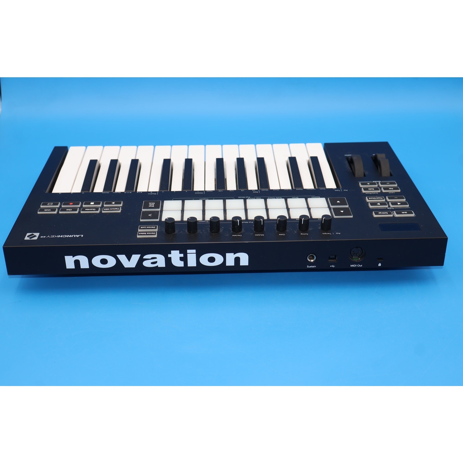 Novation Launchkey 25 MK3 USB MIDI Keyboard Controller w/ USB Cable