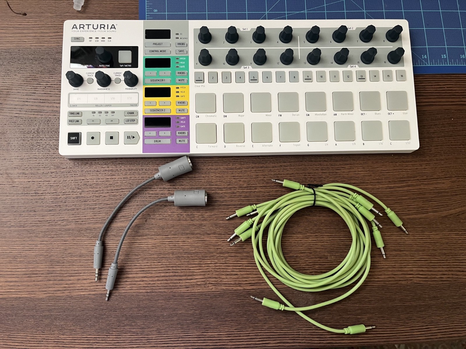 Arturia BeatStep Pro Controller Sequencer White w/ Original Box, Cables