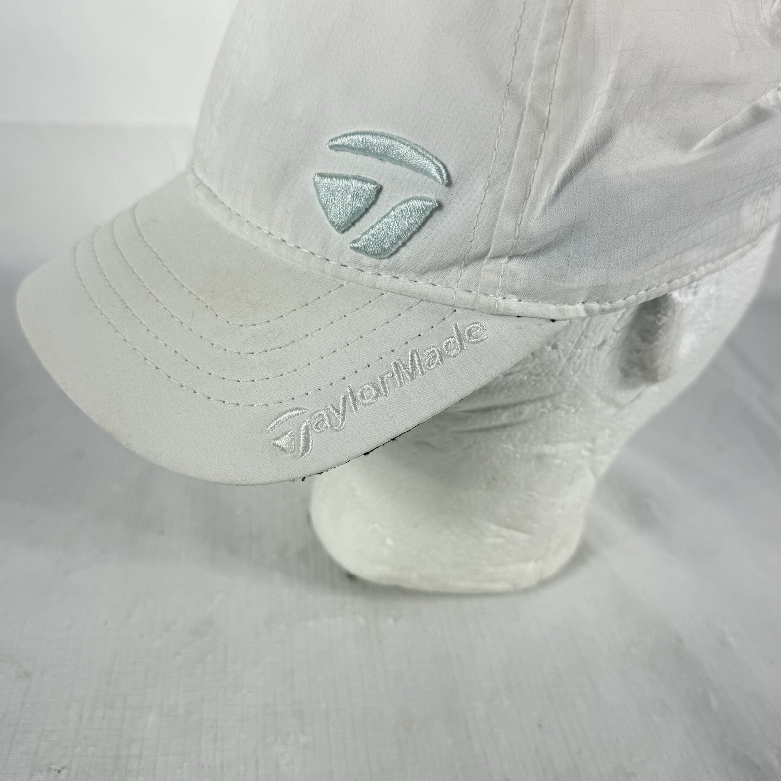TaylorMade Hat Adjustable Strap Golf Performance White Light Blue Adjustable