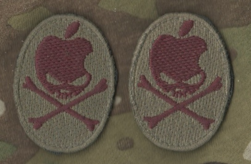 WAR ON TERROR ARMED FORCES SANDBOX DEPLOYMENT vêlkrö 2" TAB: APPLE Skull X 2