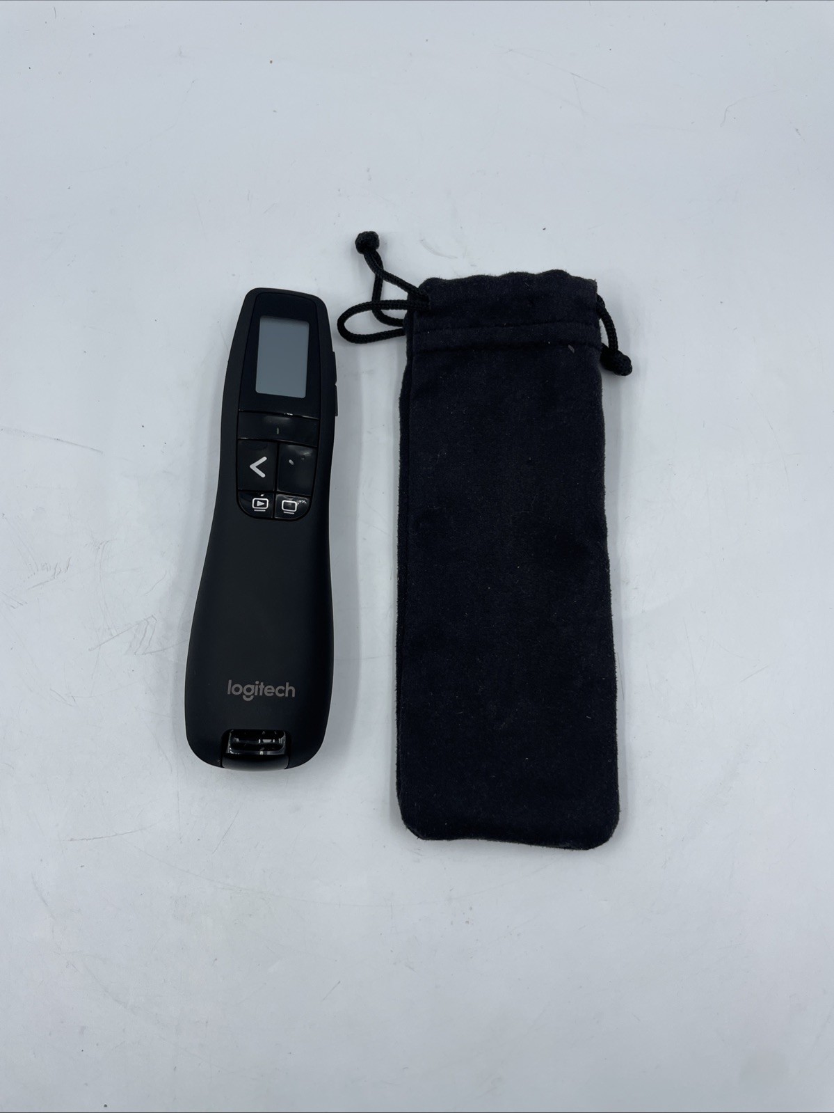 Logitech R800 Professional Presenter Presentation Remote Control Black with Bag