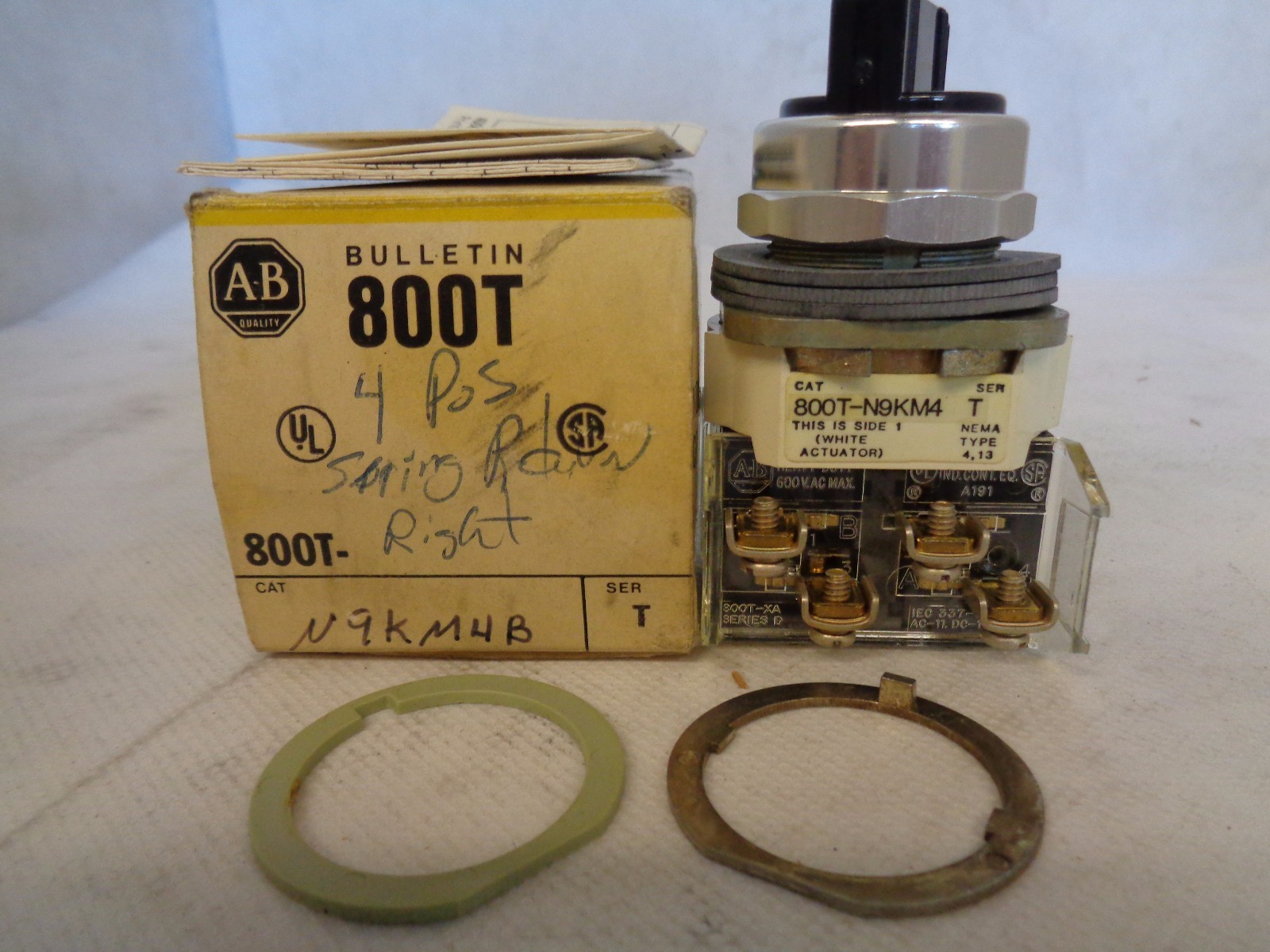 NEW ALLEN BRADLEY 800T-N9KM4 SER.T SELECTOR SWITCH