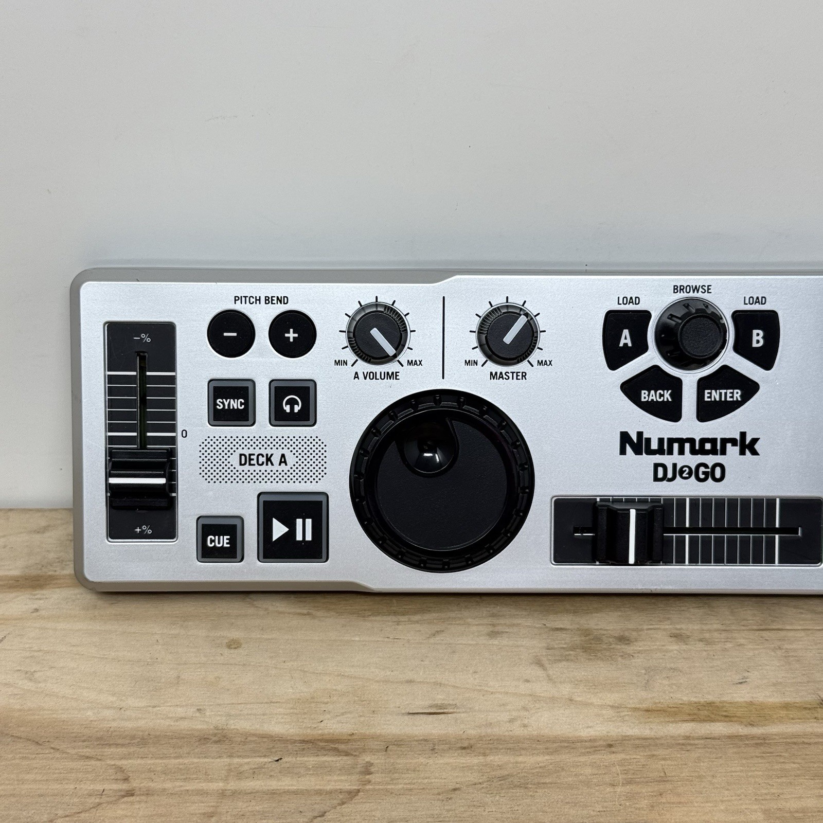 Numark DJ2GO Ultra Portable MIDI Capable Silver DJ Controller USB for Mac/PC