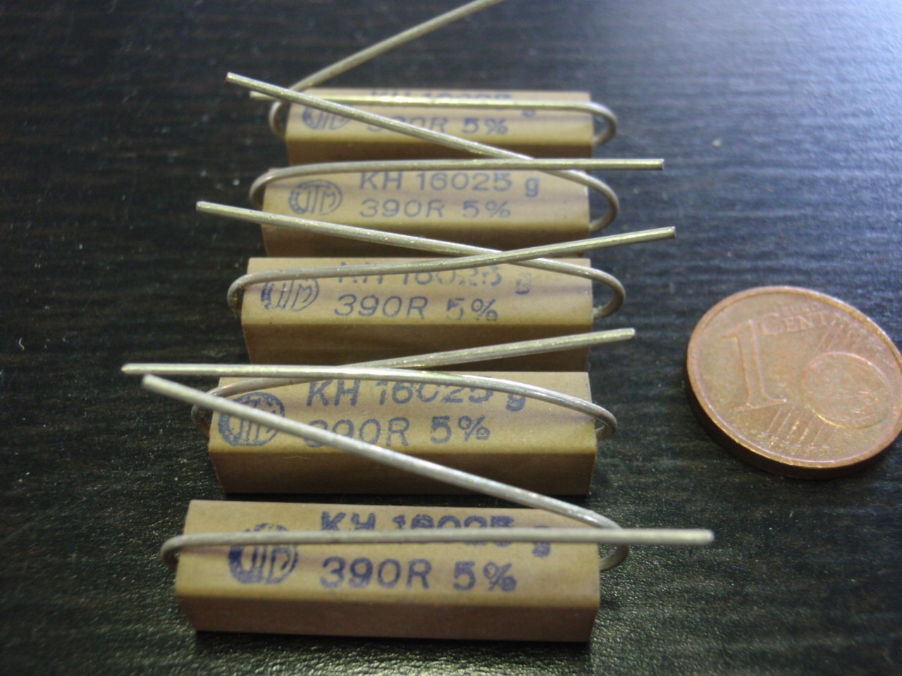RARE! HIGH LOAD RESISTOR 390 Ohm 5W CEMENT 6x6x26mm 5x24392