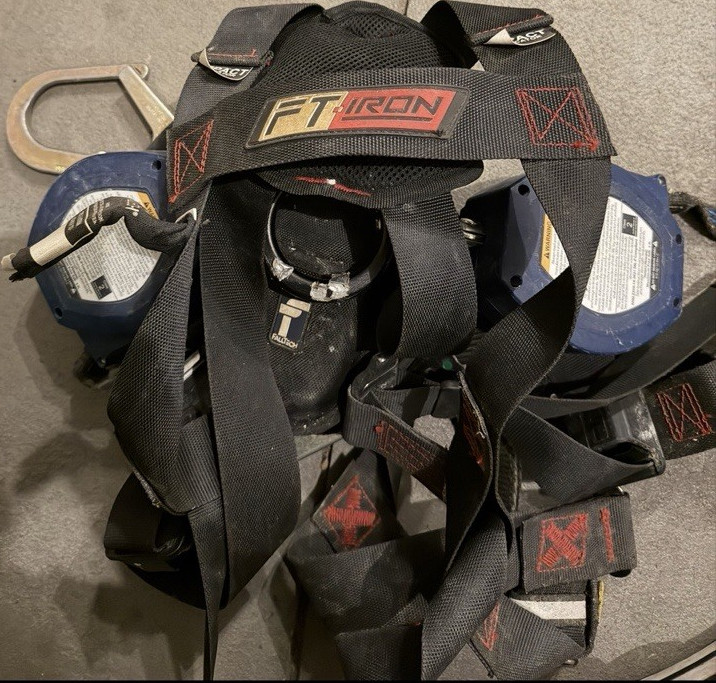 FallTech FT-X EdgeCore 8' SAL Safety Harness with Retractable Lanyards