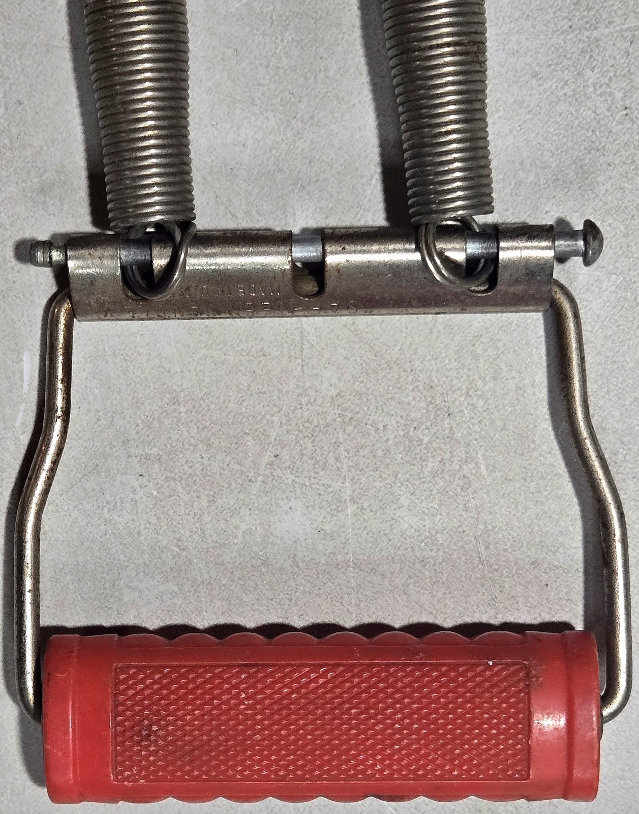 Vintage Spring Chest Expander Exercise Red Handles Pull Old School Strandpuller