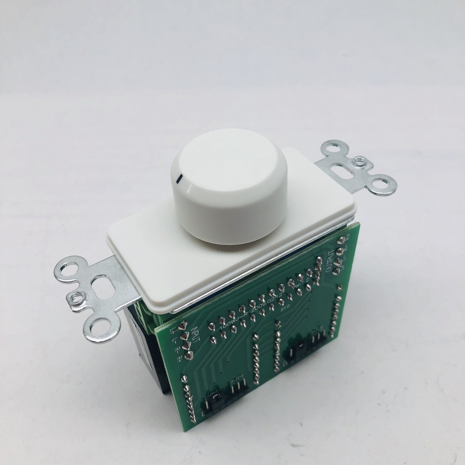 MONOPRICE-MVR-100- SPEAKER VOLUME CONTROL PID 8243