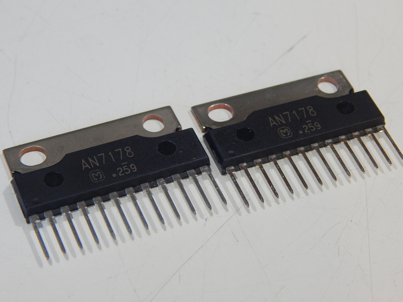 AN7178 "Original" Panasonic (Matsushita) 12P SIP - LOT OF 2 IC'S - FAST SHIPPING