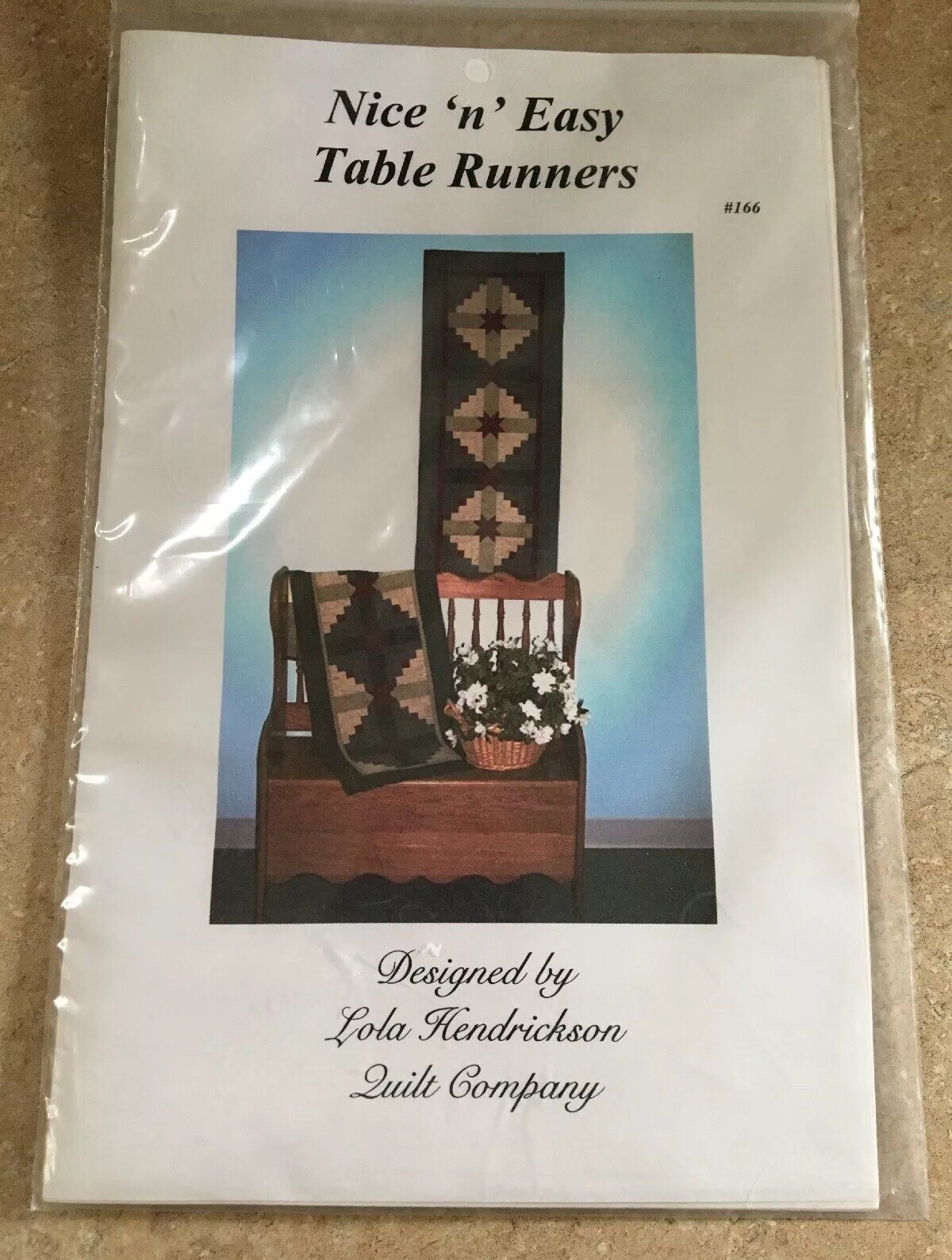 NICE 'n' EASY TABLE RUNNERS by Lola Hendrickson Quilt Co. NIP UNCUT 1997 #166