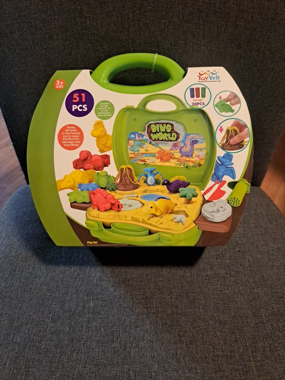 Toy Velt, 51 Pcs Play Dough "Dino World", Innovative Toys Kit.  New!!!