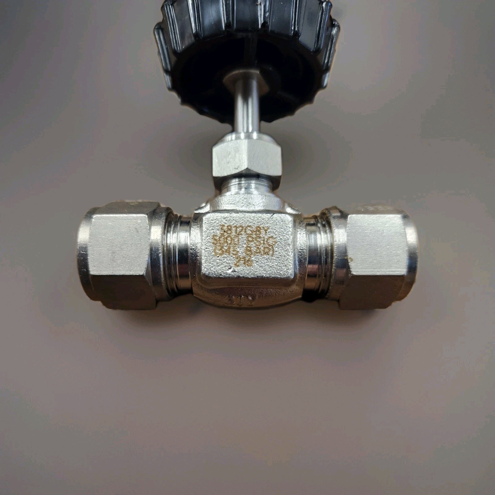 Hoke 3812G8Y Needle Valve 1/2” Tubing 5000 PSIG Regulating Stem NEW .5 Inch