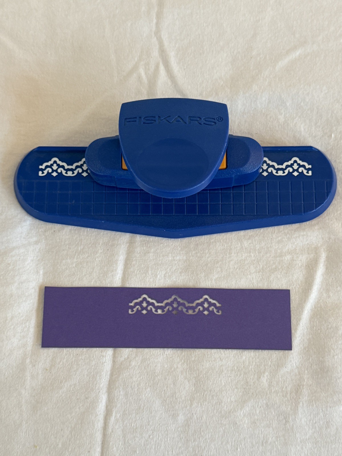 Fiskars- Lace Doily Princess Border Punch Paper Punch Crafting