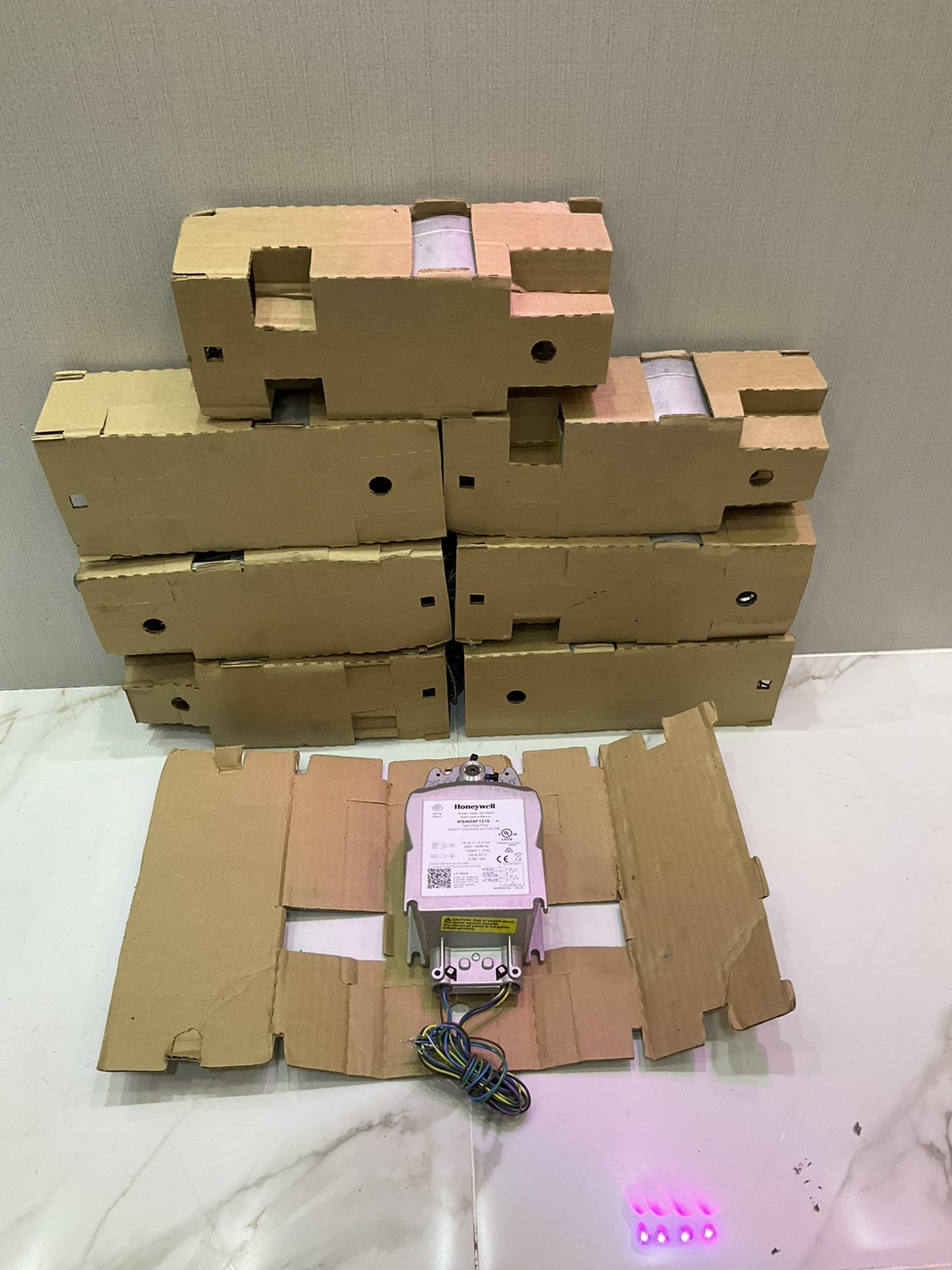 HONEYWELL MS4604F1210 TWO POSITION DIRECT COUPLE ACTUATOR P/N 50085000-004 REV E