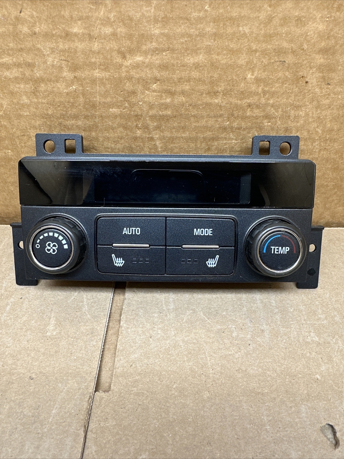 2015 - 2020 CHEVROLET SUBURBAN CENTER CONSOLE BACK A/C HEAT CONTROL OEM 23467328