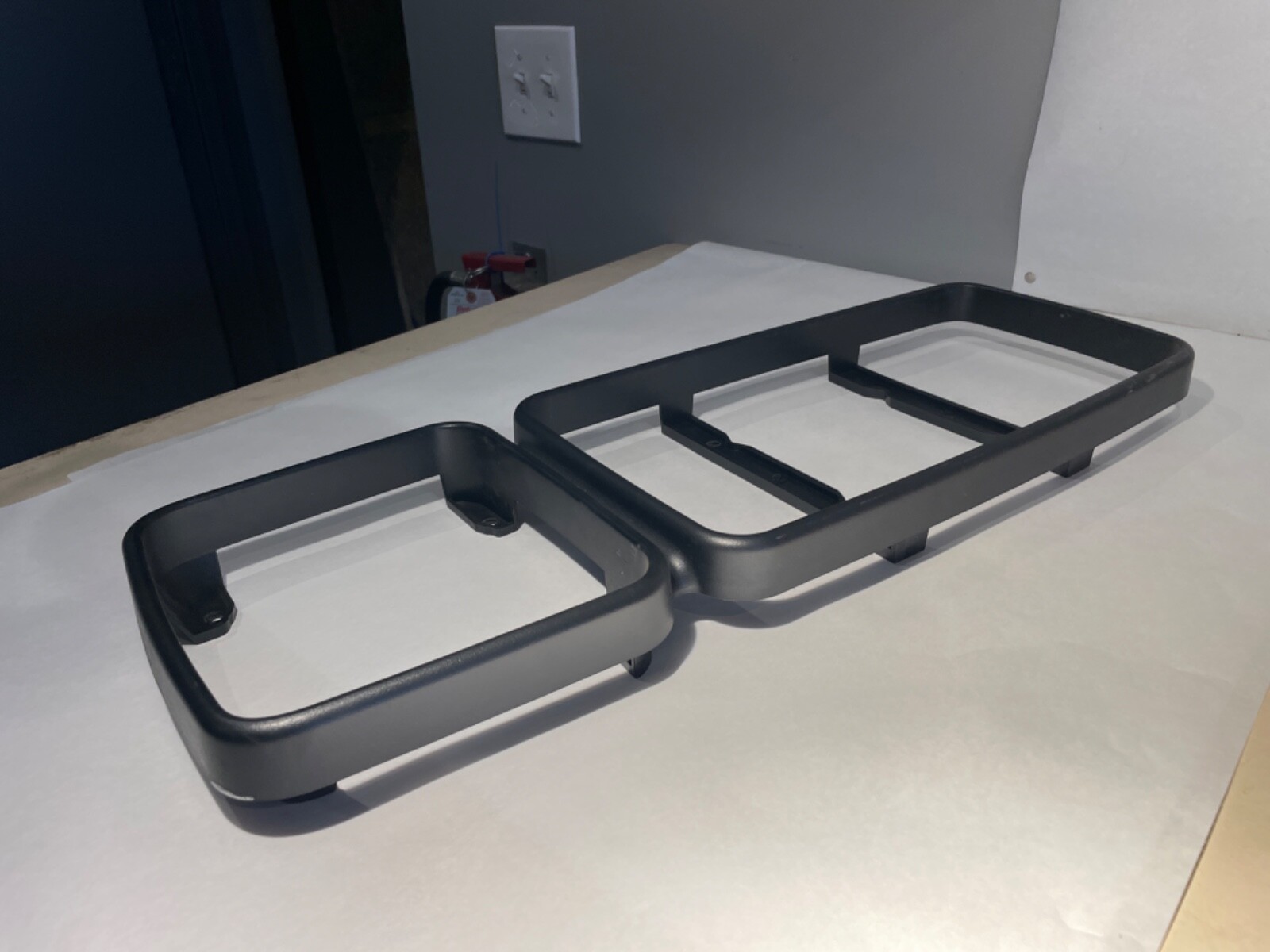 INTERNATIONAL 2505297C1 LH CHROME MIRROR COVER BACK W/CLEARANCE LIGHT
