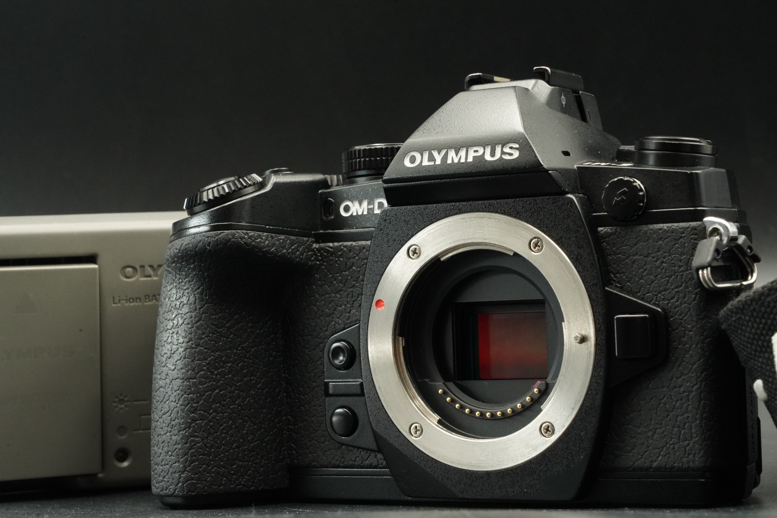 Olympus OM-D E-M1 Digital Camera Black Body From JAPAN US Duty Paid 11615