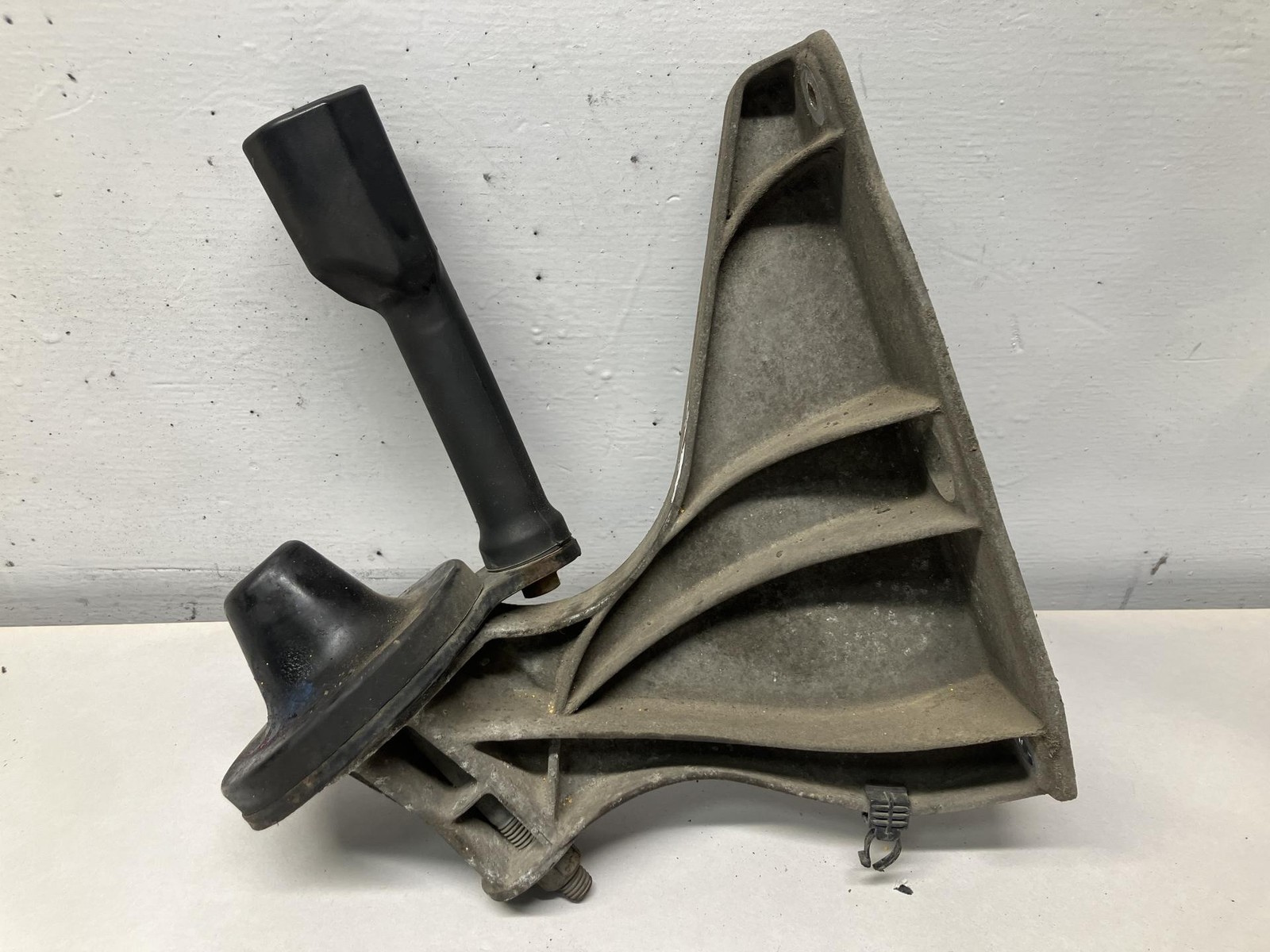Freightliner CASCADIA Right/Passenger Hood Rest - Used | P/N A1859704