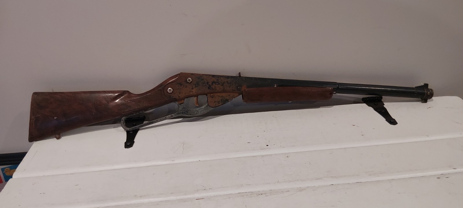 Daisy Model 960 "Old Trusty" Training Rifle (Pop Gun) Still Very Loud