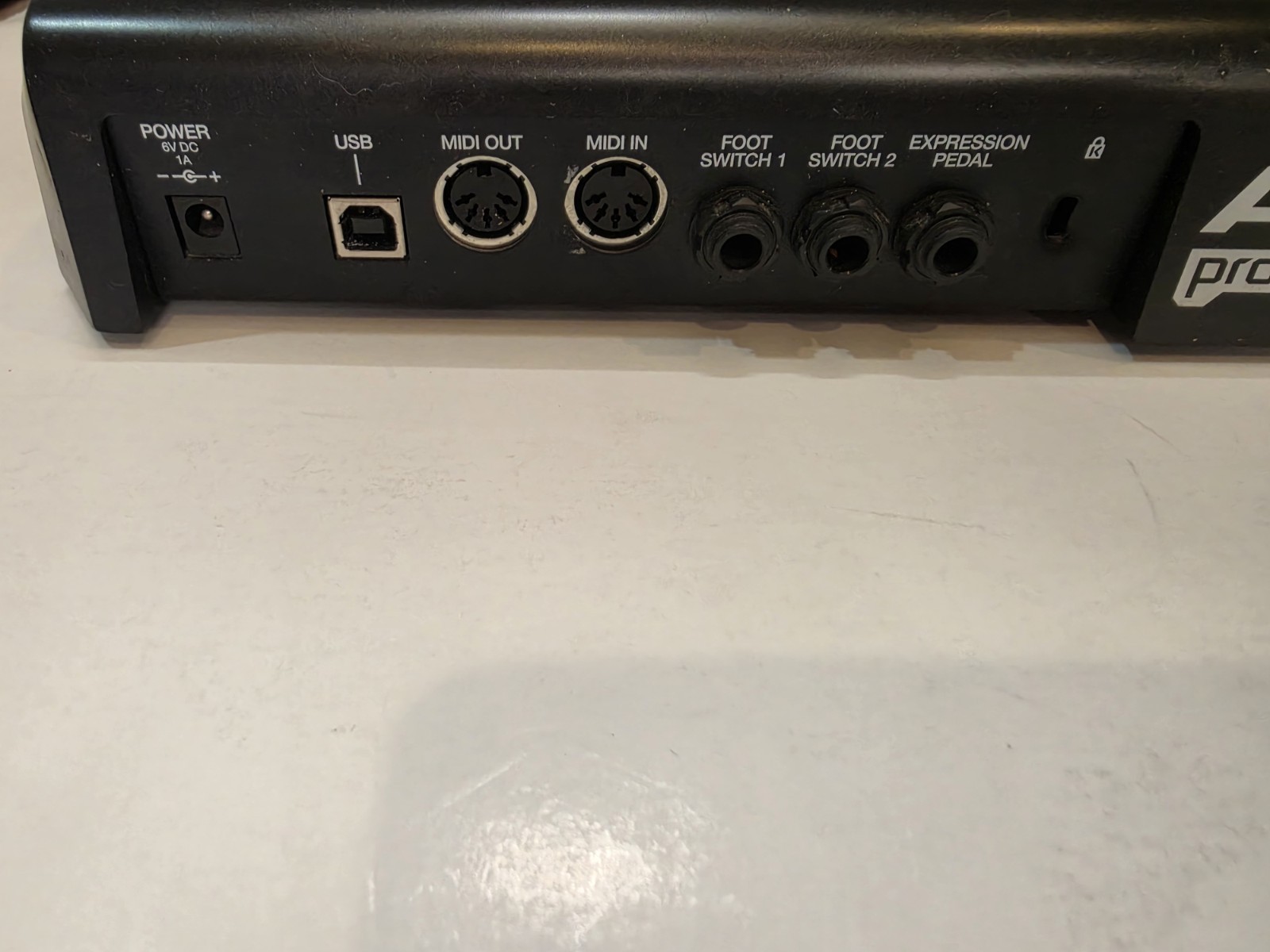 Akai Professional MPD32 USB/MIDI Pad Controller