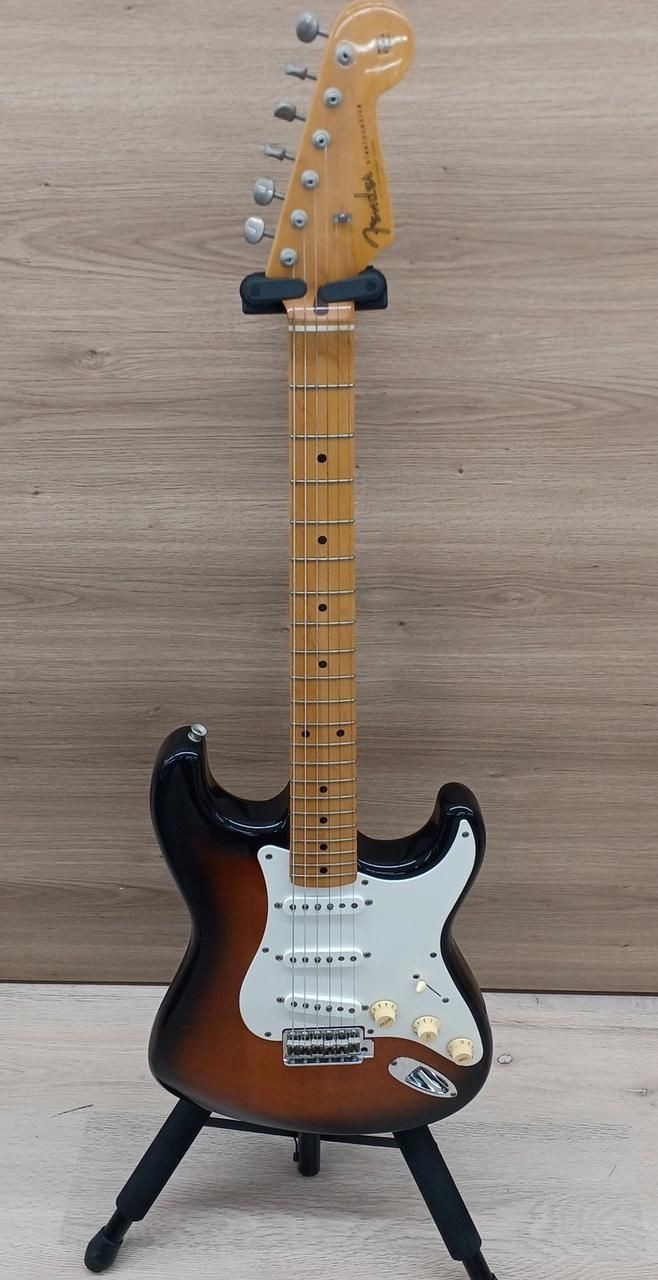 FENDER JAPAN Electric Guitar Stratocaster Used