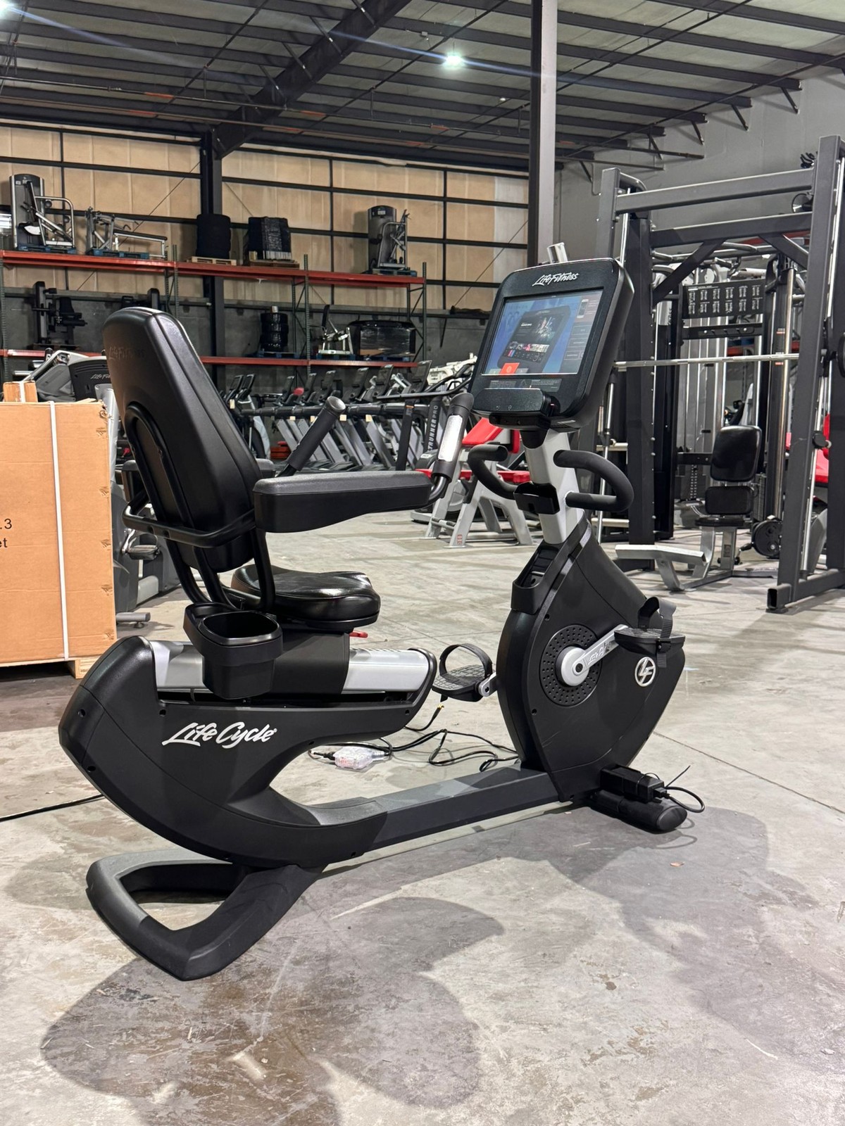 Life Fitness Elevation Series 95R Discover Recumbent Bike SE3HD