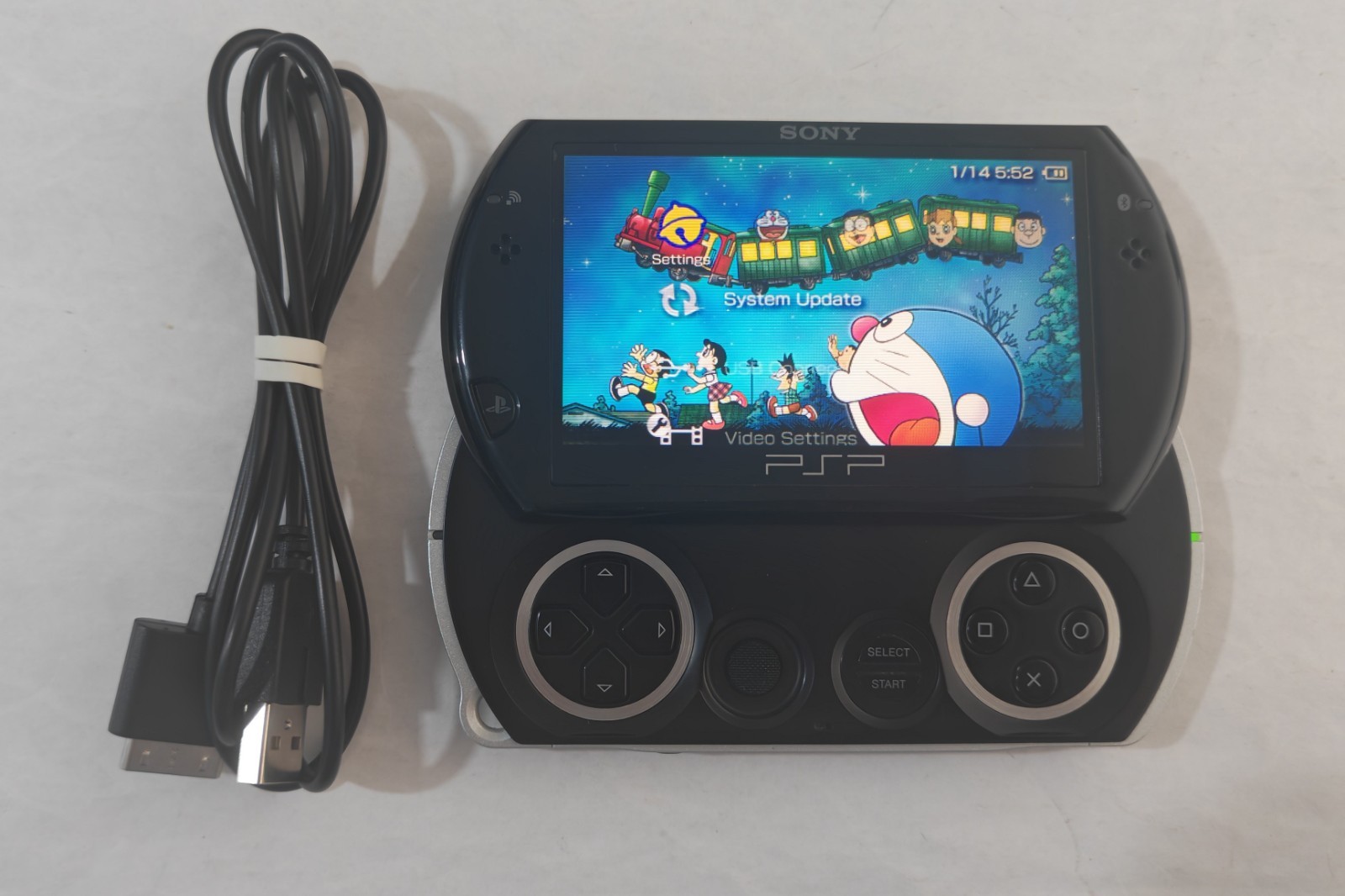 90%N EW Sony PSP GO PlayStation Portable Go Console With Cable Full Working