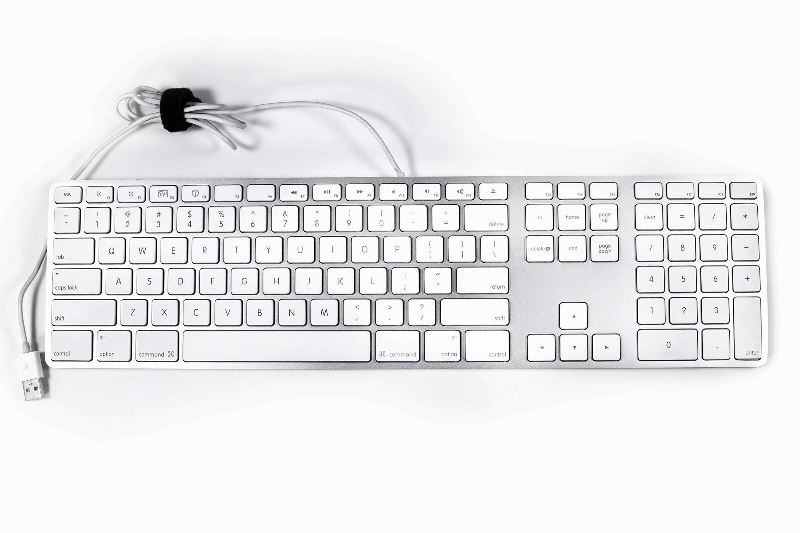 Original Apple Wired Keyboard with USB - A1243 -  MB110LL/B MA110LL/A