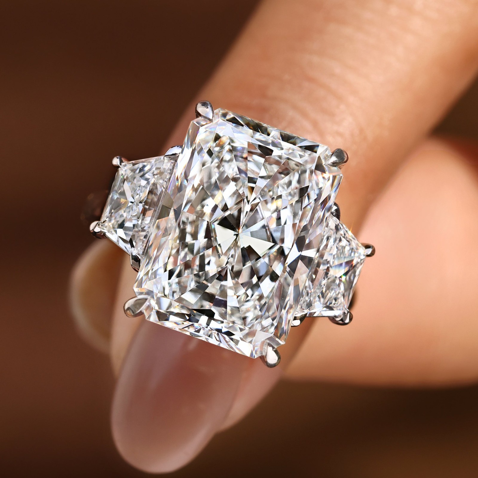 Elegant 10.00 Ct Radiant Lab Grown Diamond Engagement Ring Solid 14K White Gold