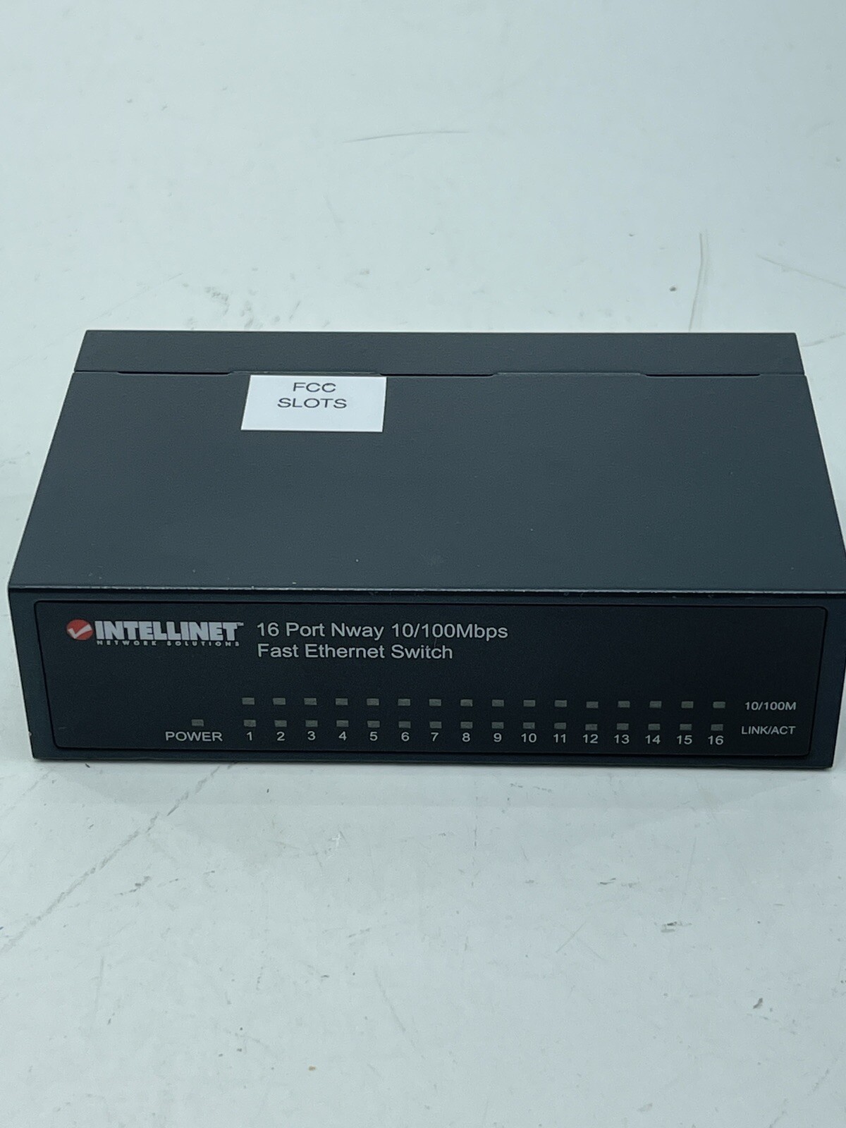 Intellinet 522595 16-Port Nway 10/100 Mbps Switch No AC Adapter
