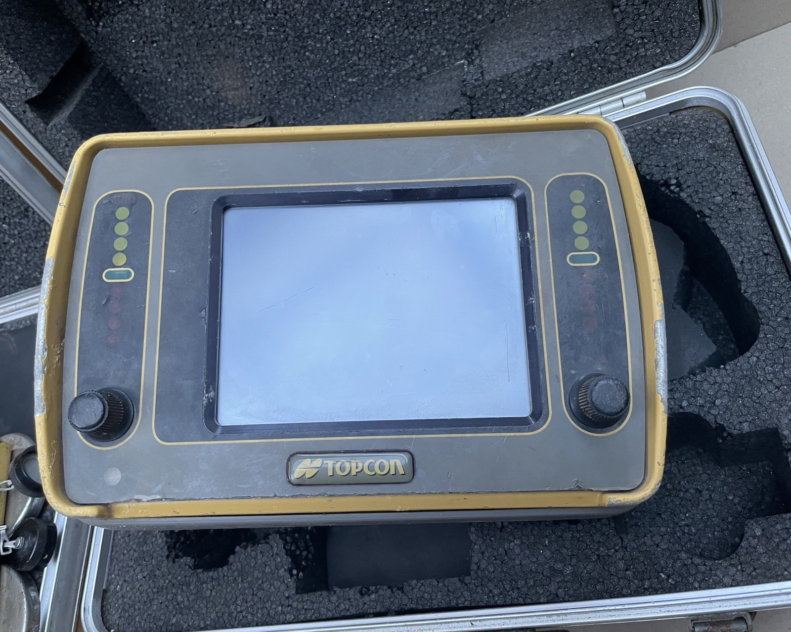 TOPCON SYSTEM FIVE 9901 GPS MACHINE CONTROL BOX 3DMC INCLUDING DISPLAY UNIT 9168